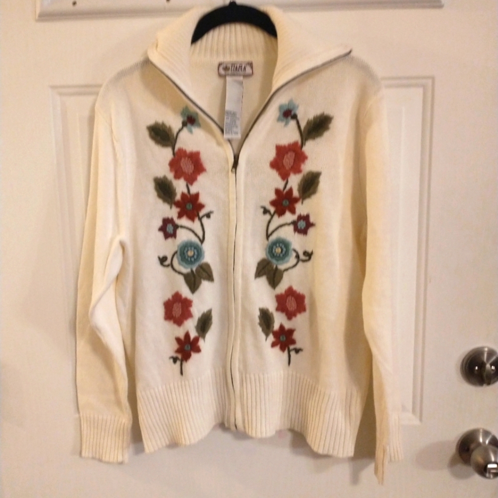 Tiara International Cream with Embroidered Flowers Zip Close Cardigan Medium.